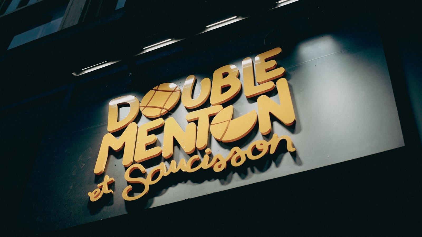 Double Menton et Saucisson